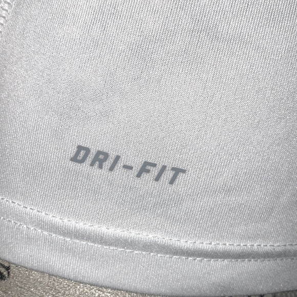 Nike Dri-Fit white sleeveless tank top big kid boys size Medium athletic shirt​ - Picture 3 of 9